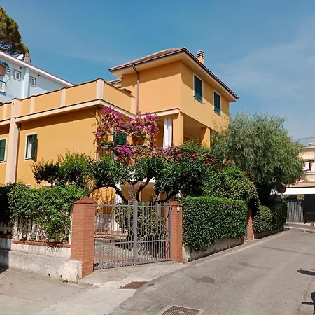 La Casa Gialla Laigueglia Exterior photo