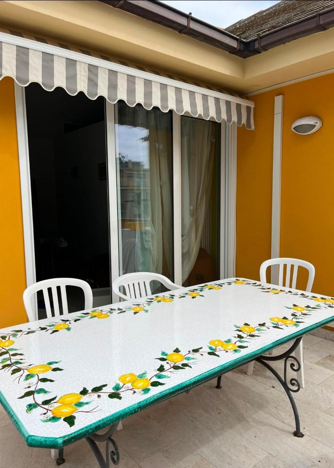 La Casa Gialla * Laigueglia